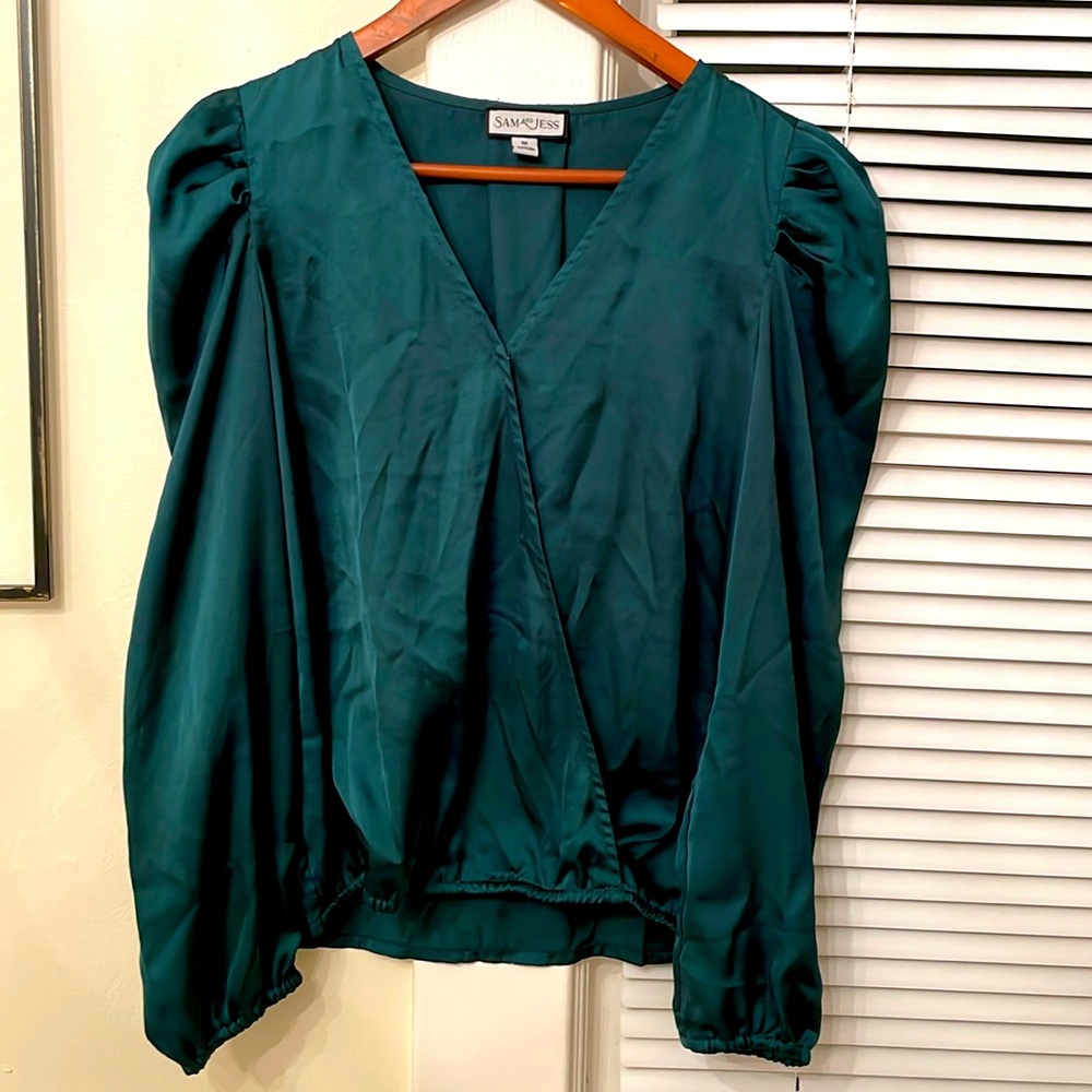 Sam and Jess - hunter green blouse - button closure - size medium